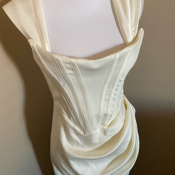 House of CB LORETTA SILKY SATIN OFF SHOULDER HIGH SLIT DRAPE CORSET MIDI NWT - Picture 3 of 8